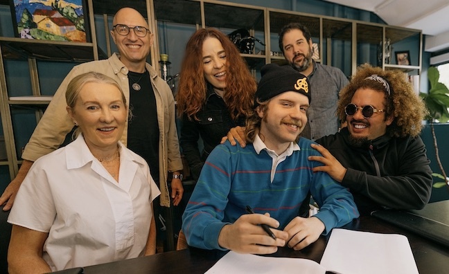 UMPG Latin signs multilingual songwriter Calacote